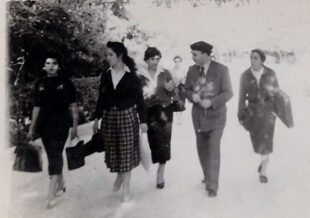 Άννα Σαρρή-Καραμπεσίνη, Σίμων Καράς και Δόμνα Σαμίου