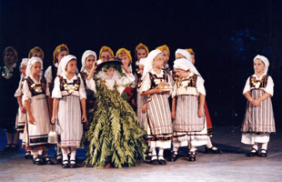 «Περνά-περνά η μέλισσα», Ηρώδειο, 2001