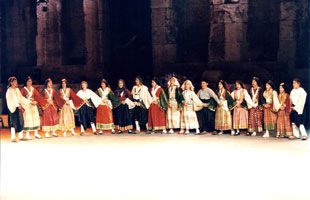 «Περνά-περνά η μέλισσα», Ηρώδειο, 2001
