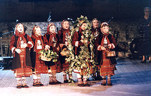 «Περνά-περνά η μέλισσα», Ηρώδειο, 2001