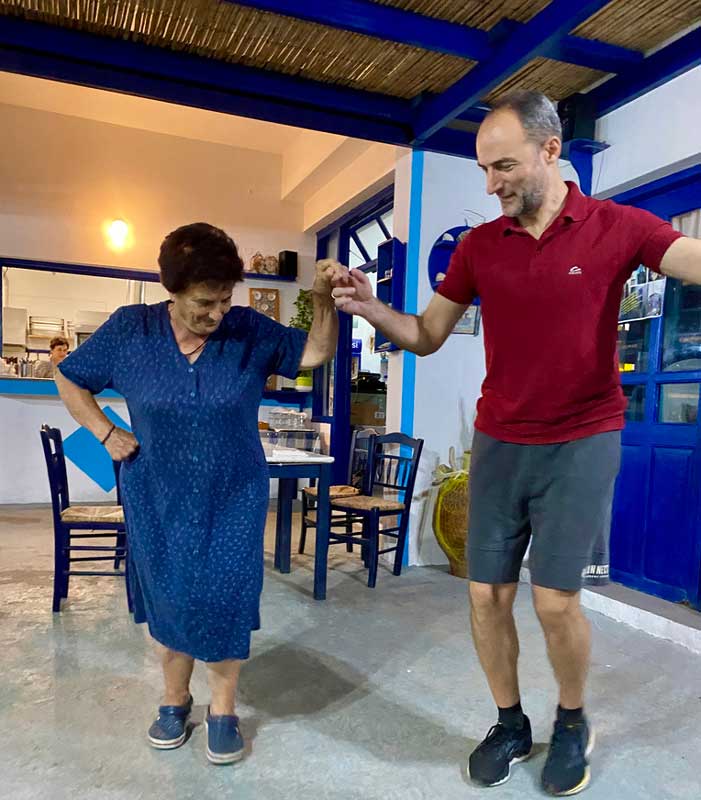 Ευαγγελία Ασπρά, και Χαρίτωνας Χαριτωνίδης. Εμπορειός, Κάσος. 27 Αυγούστου 2025.