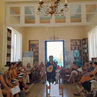 Εργαστήριο Παραδοσιακού Τραγουδιού. Δημοτική βιβλιοθήκη Κάσου, Φρυ. 28-31 Αυγούστου 2025. Credits A.B.